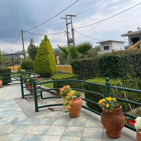 Seaside Apartment With Private Garden Nea Anchialos Exterior photo