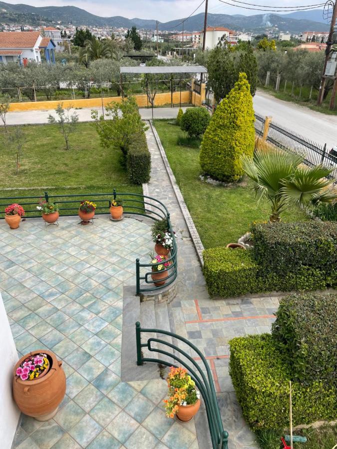 Seaside Apartment With Private Garden Nea Anchialos Exterior photo